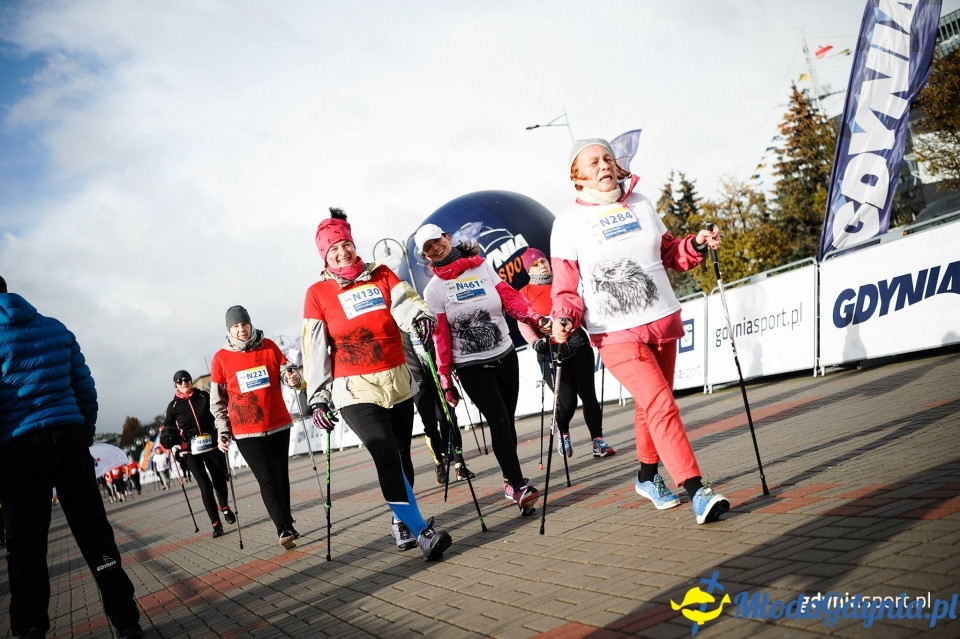 Marsz nordic walking - Bieg Niepodległości z PKO Bankiem Polskim 2017 (II)