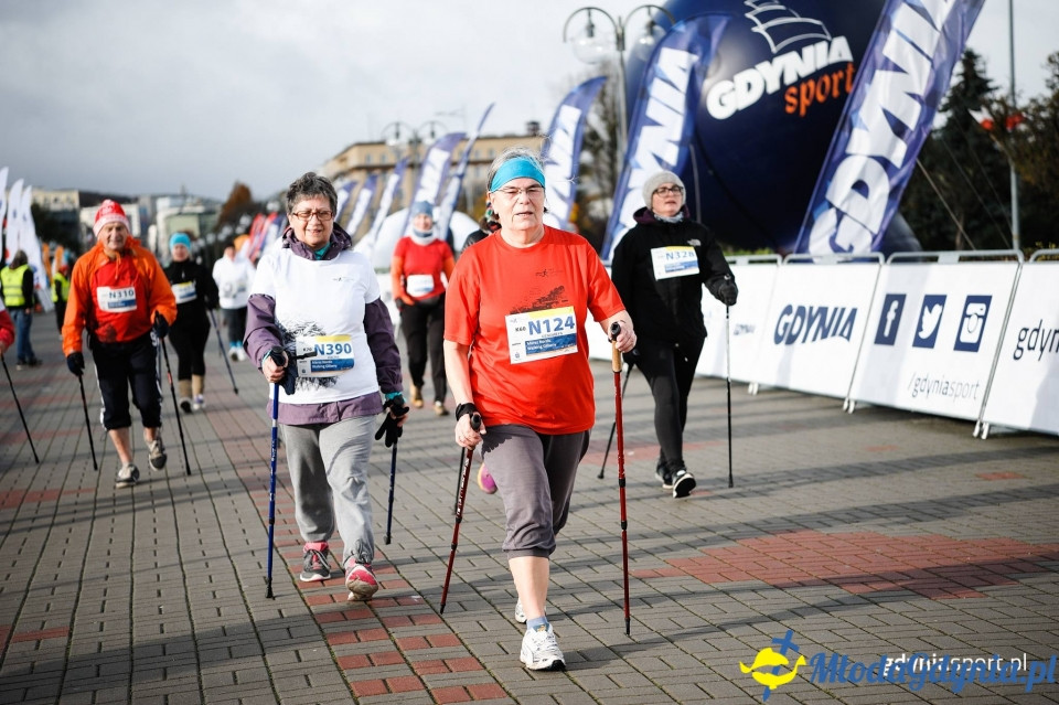Marsz nordic walking - Bieg Niepodległości z PKO Bankiem Polskim 2017 (II)