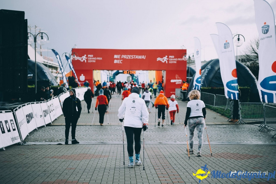 Marsz nordic walking - Bieg Niepodległości z PKO Bankiem Polskim 2017 (II)
