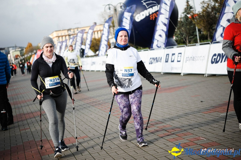 Marsz nordic walking - Bieg Niepodległości z PKO Bankiem Polskim 2017 (II)