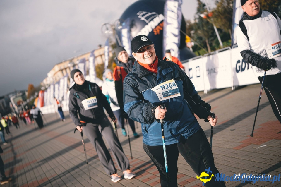 Marsz nordic walking - Bieg Niepodległości z PKO Bankiem Polskim 2017 (II)