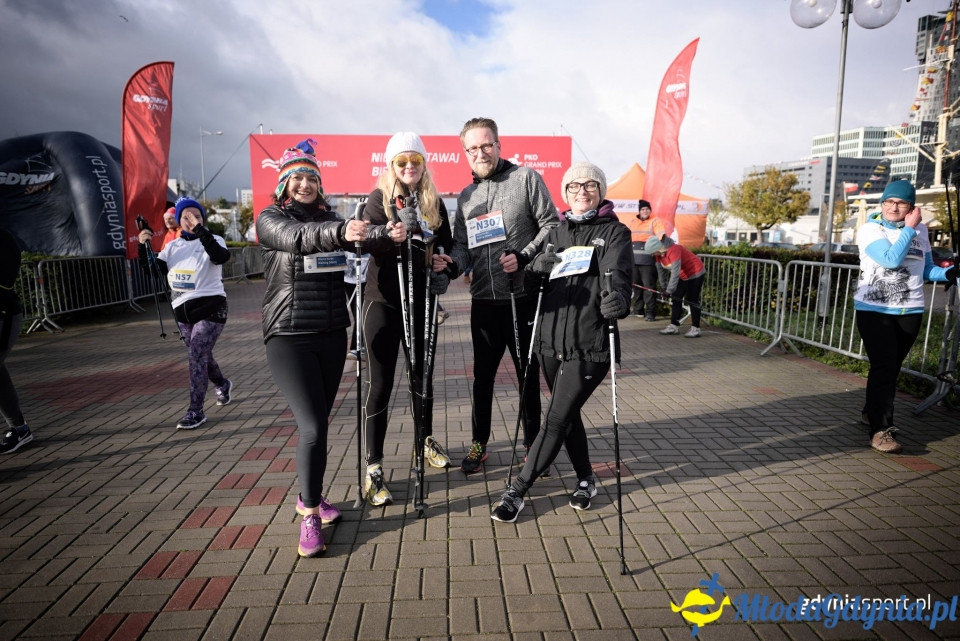 Marsz nordic walking - Bieg Niepodległości z PKO Bankiem Polskim 2017 (II)