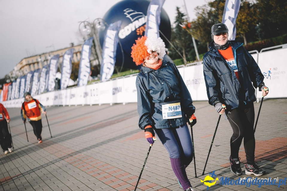 Marsz nordic walking - Bieg Niepodległości z PKO Bankiem Polskim 2017 (II)