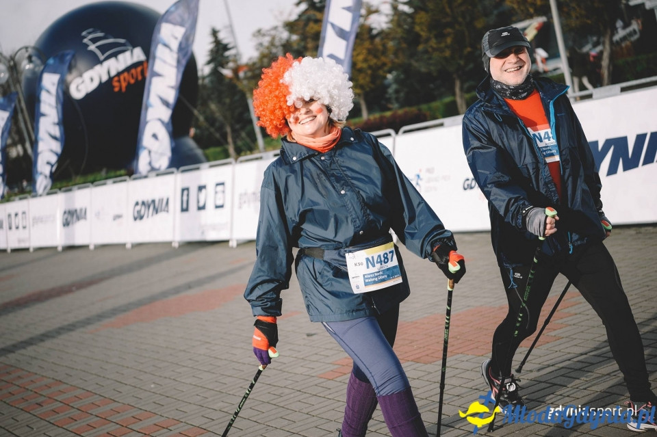 Marsz nordic walking - Bieg Niepodległości z PKO Bankiem Polskim 2017 (II)
