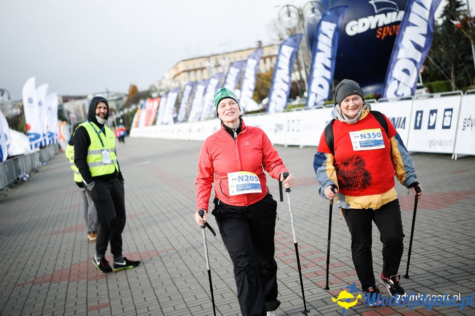 Marsz nordic walking - Bieg Niepodległości z PKO Bankiem Polskim 2017 (II)