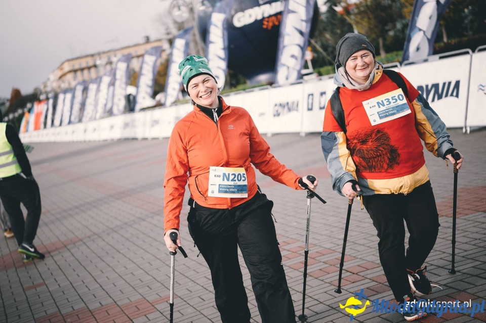 Marsz nordic walking - Bieg Niepodległości z PKO Bankiem Polskim 2017 (II)