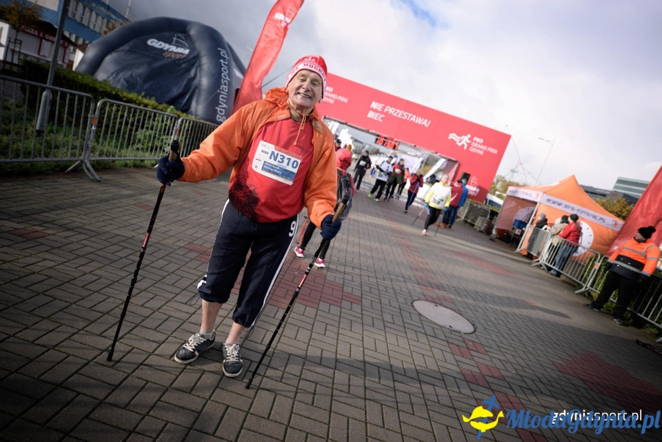Marsz nordic walking - Bieg Niepodległości z PKO Bankiem Polskim 2017 (II)