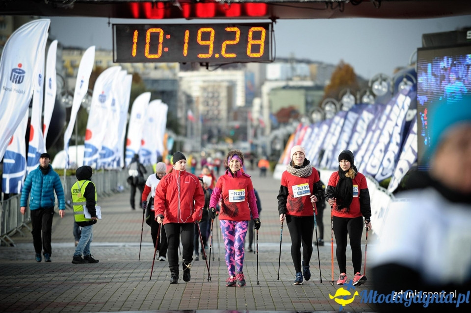 Marsz nordic walking - Bieg Niepodległości z PKO Bankiem Polskim 2017 (II)