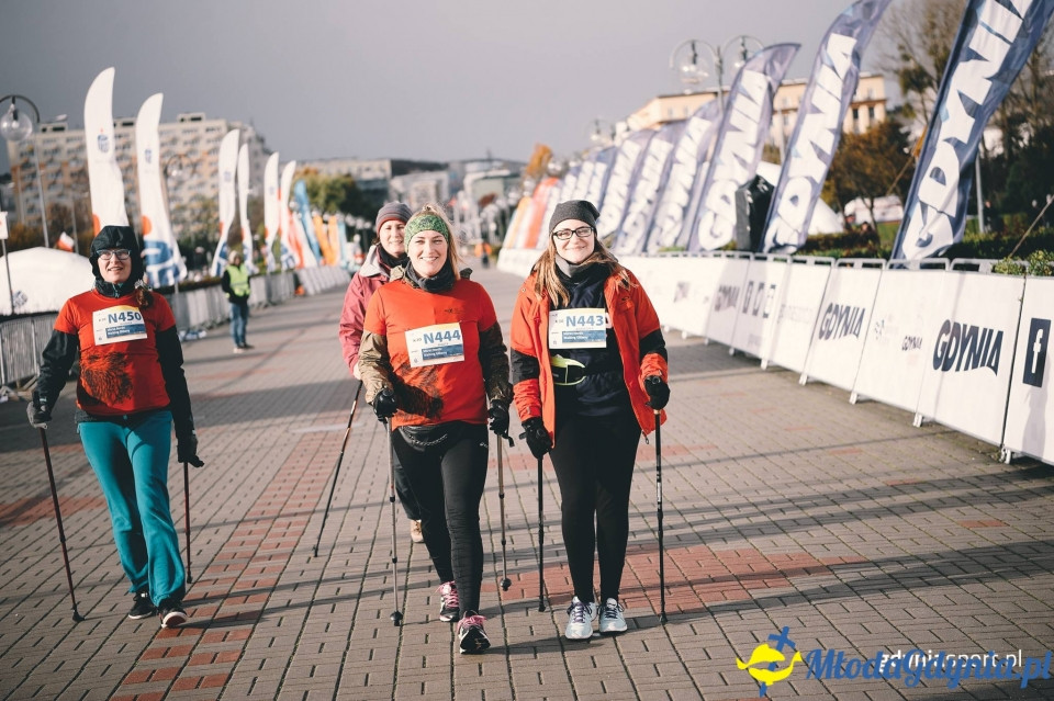 Marsz nordic walking - Bieg Niepodległości z PKO Bankiem Polskim 2017 (II)