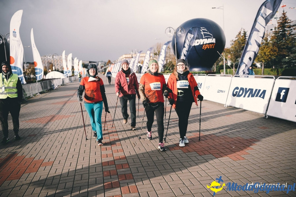 Marsz nordic walking - Bieg Niepodległości z PKO Bankiem Polskim 2017 (II)