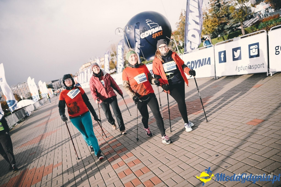 Marsz nordic walking - Bieg Niepodległości z PKO Bankiem Polskim 2017 (II)
