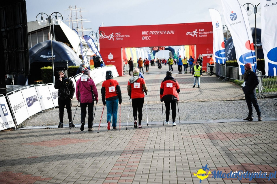 Marsz nordic walking - Bieg Niepodległości z PKO Bankiem Polskim 2017 (II)