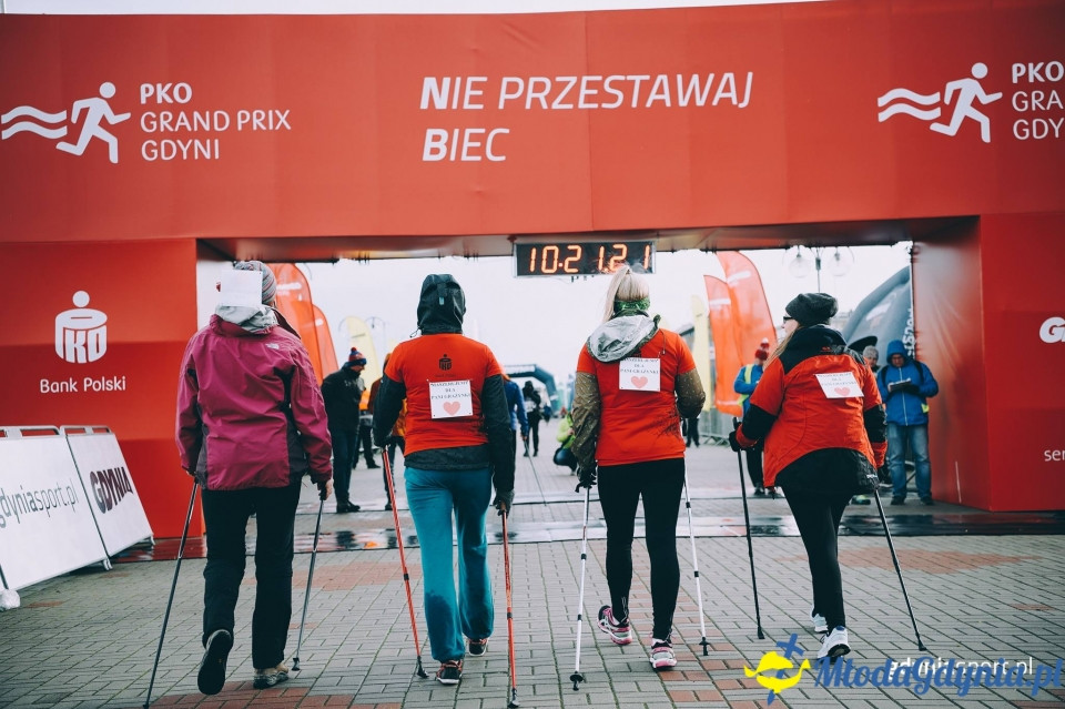 Marsz nordic walking - Bieg Niepodległości z PKO Bankiem Polskim 2017 (II)