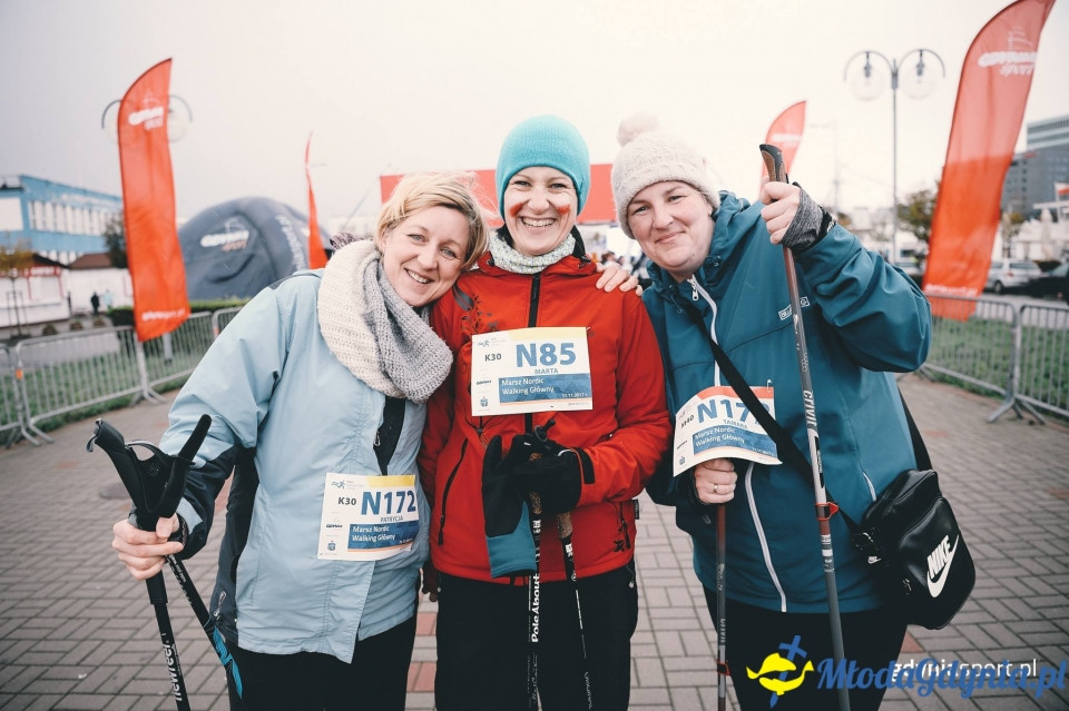 Marsz nordic walking - Bieg Niepodległości z PKO Bankiem Polskim 2017 (II)