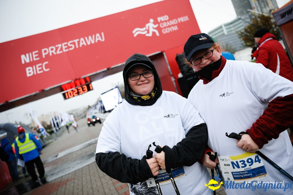 Marsz nordic walking - Bieg Niepodległości z PKO Bankiem Polskim 2017 (II)