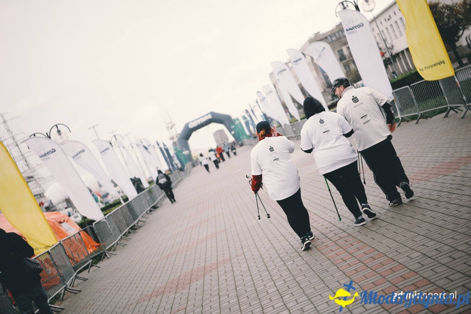 Marsz nordic walking - Bieg Niepodległości z PKO Bankiem Polskim 2017 (II)