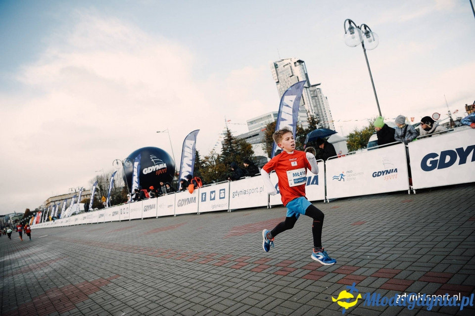 Starty młodzieżowe - Bieg Niepodległości z PKO Bankiem Polskim 2017 (II)