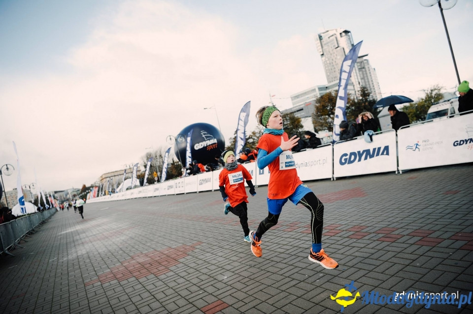 Starty młodzieżowe - Bieg Niepodległości z PKO Bankiem Polskim 2017 (II)