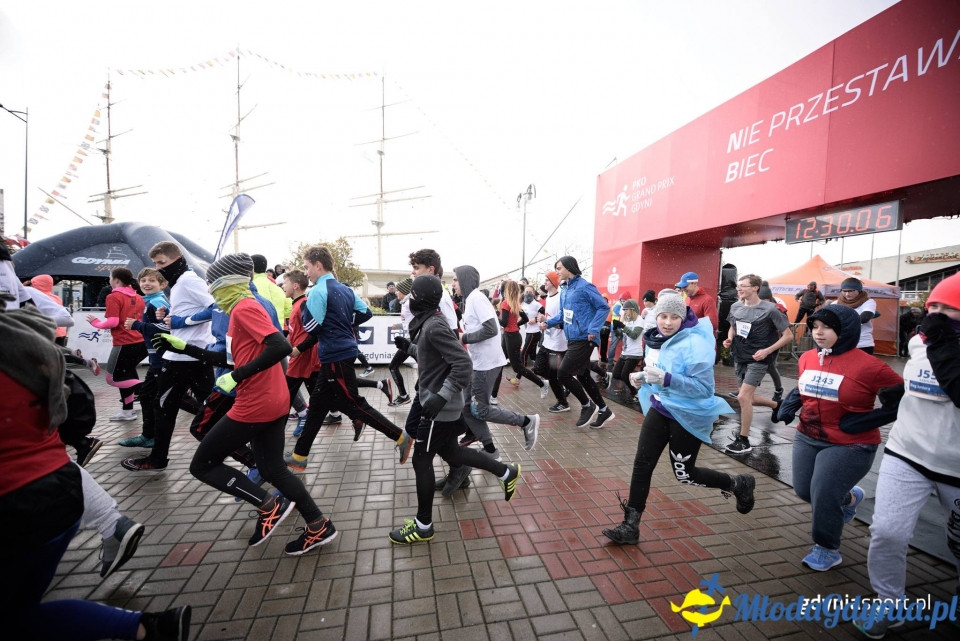 Starty młodzieżowe - Bieg Niepodległości z PKO Bankiem Polskim 2017 (II)