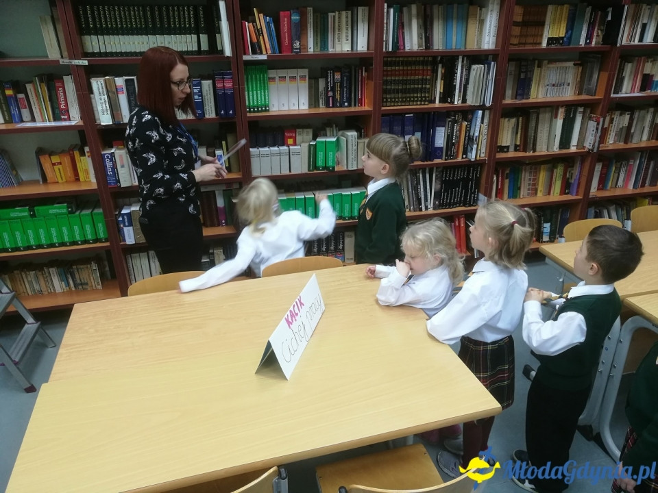 ZSJ - Klasa Ia - pasowanie na czytelnika 10.11.2017