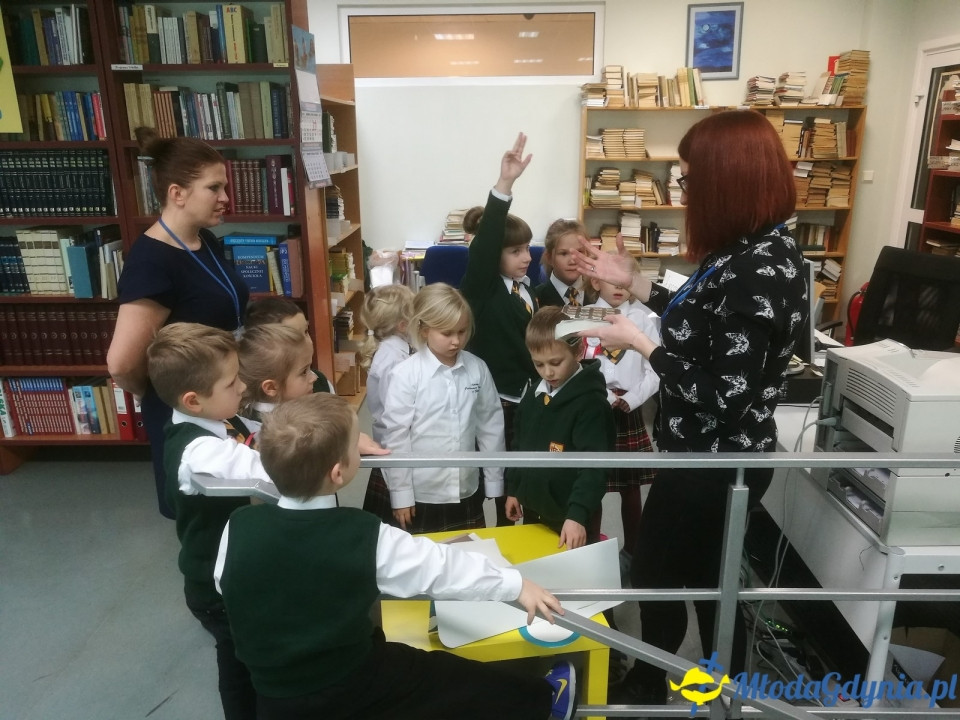 ZSJ - Klasa Ia - pasowanie na czytelnika 10.11.2017