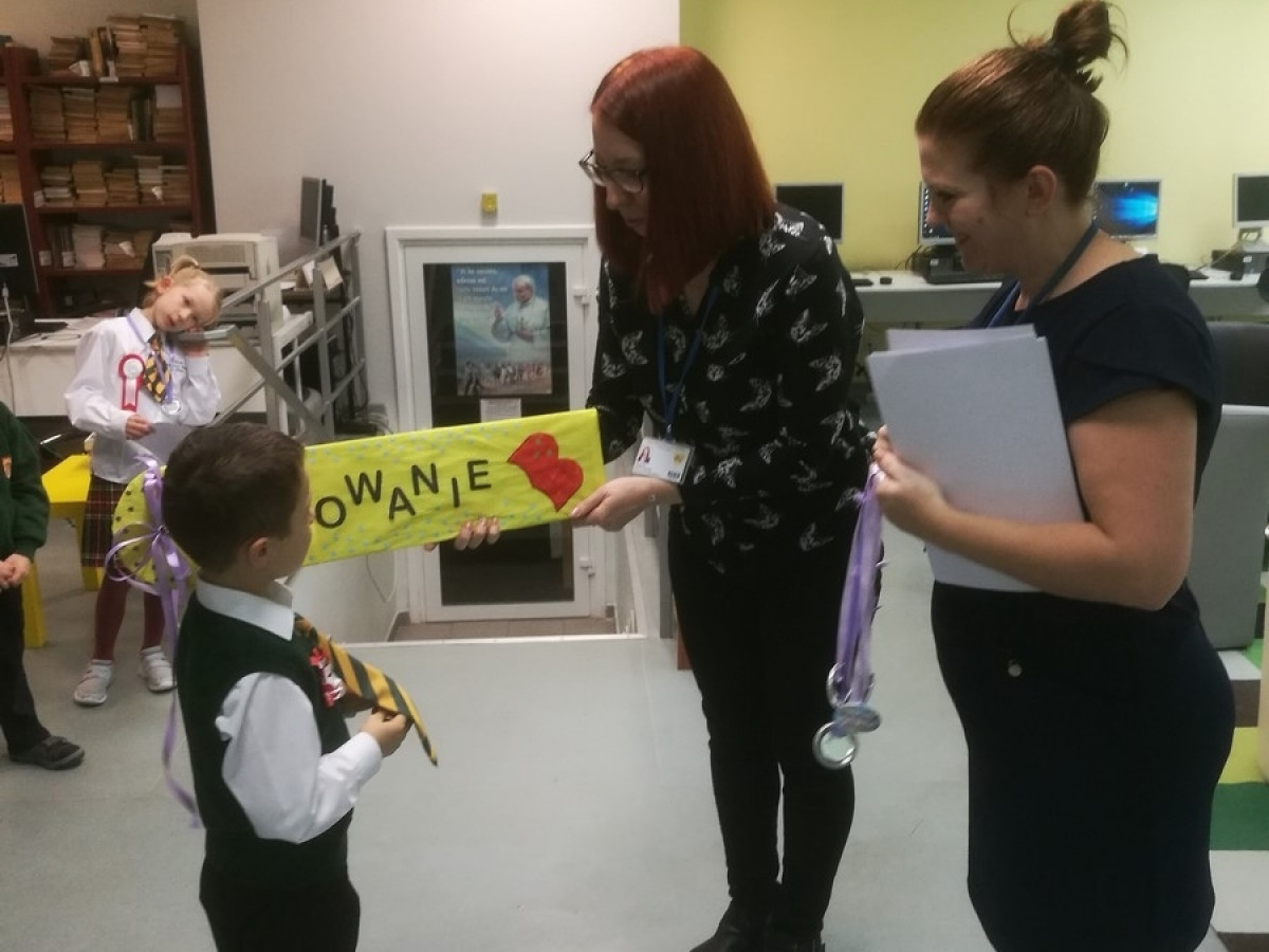 ZSJ - Klasa Ia - pasowanie na czytelnika 10.11.2017