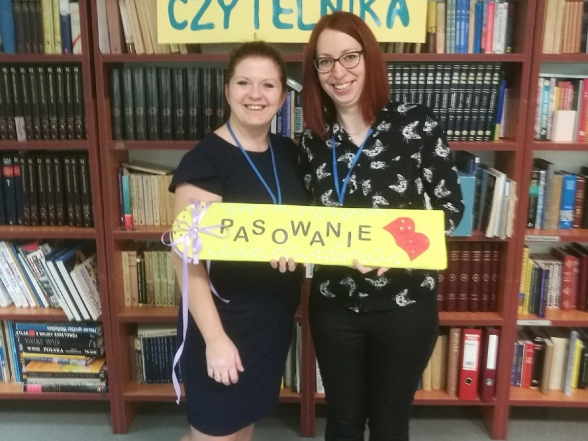 ZSJ - Klasa Ia - pasowanie na czytelnika 10.11.2017