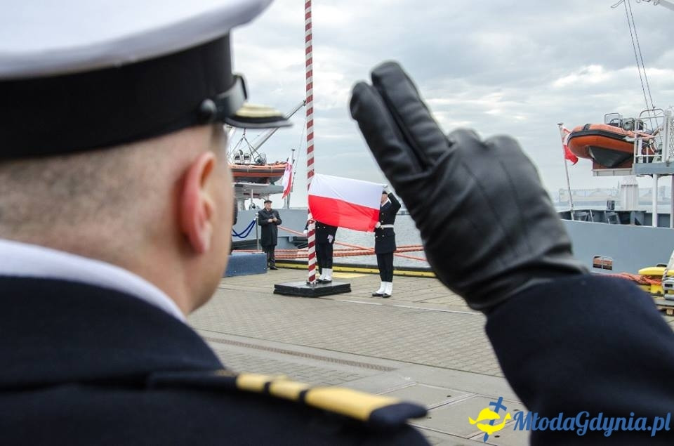 35. rocznica podniesienia bandery na okrętach Dywizjonu Zabezpieczenia Hydrograficznego