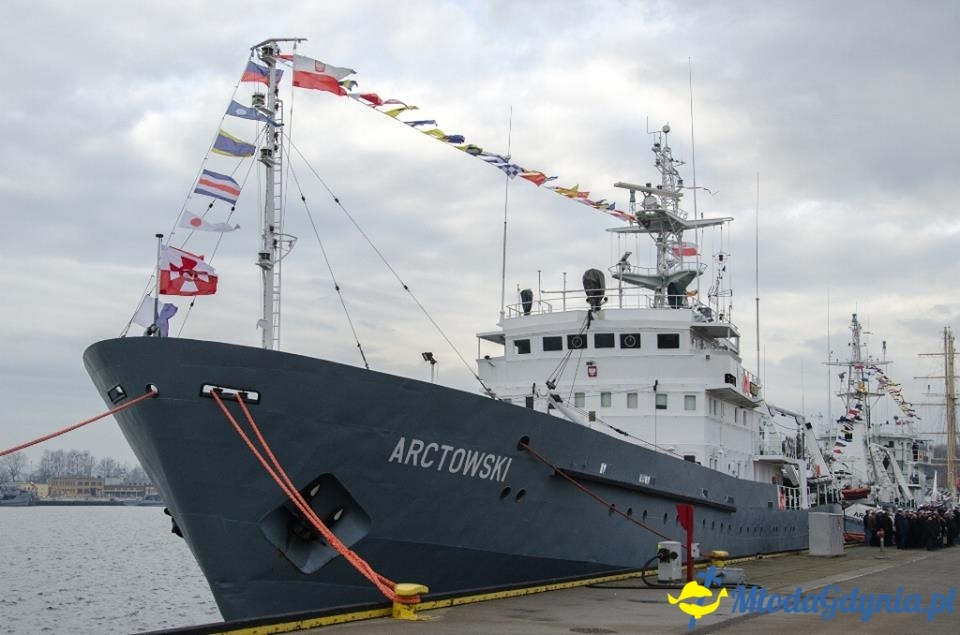 35. rocznica podniesienia bandery na okrętach Dywizjonu Zabezpieczenia Hydrograficznego