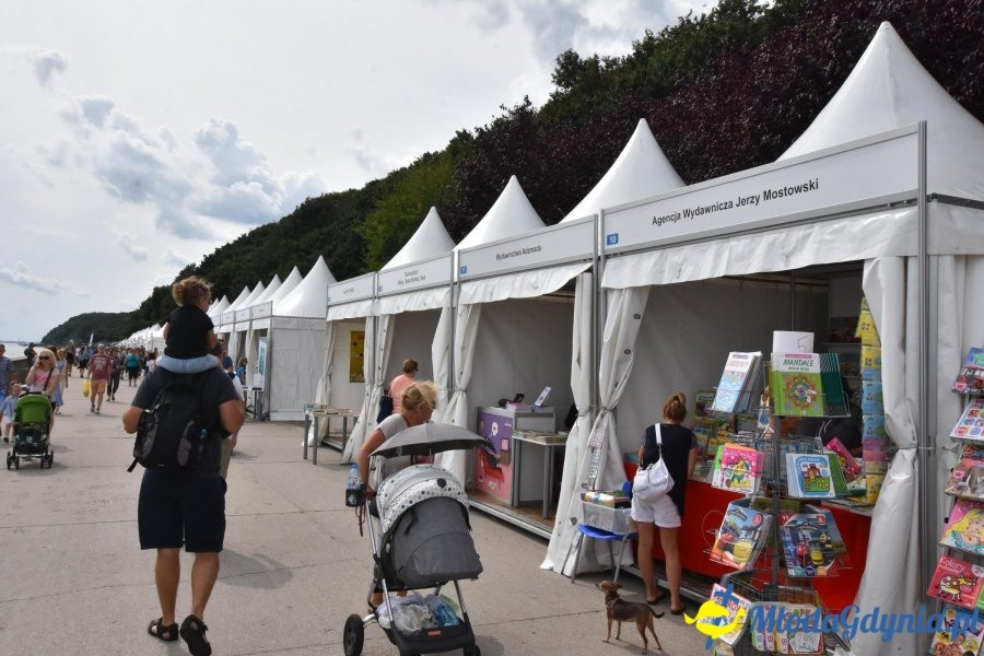 7 Nadmorski Plener Czytelniczy