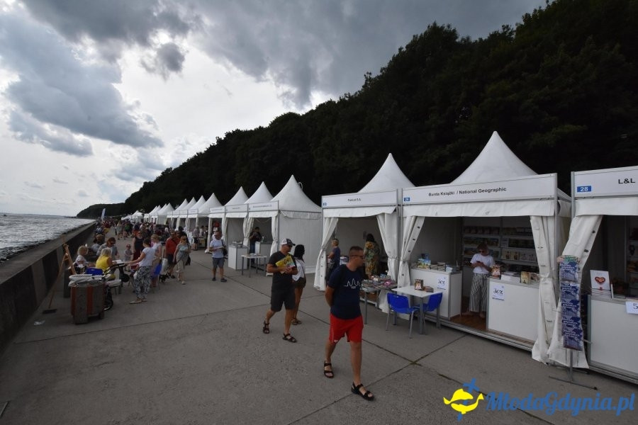 7 Nadmorski Plener Czytelniczy