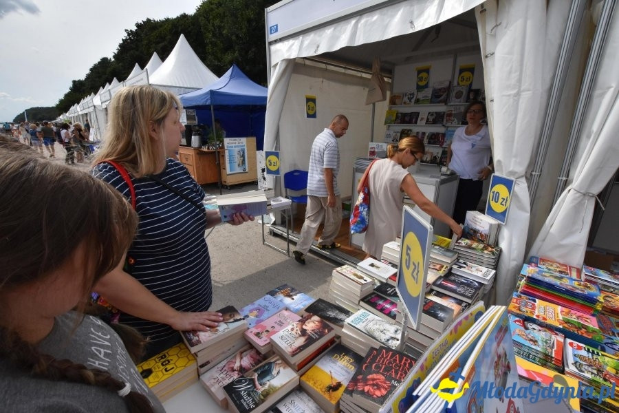 7 Nadmorski Plener Czytelniczy