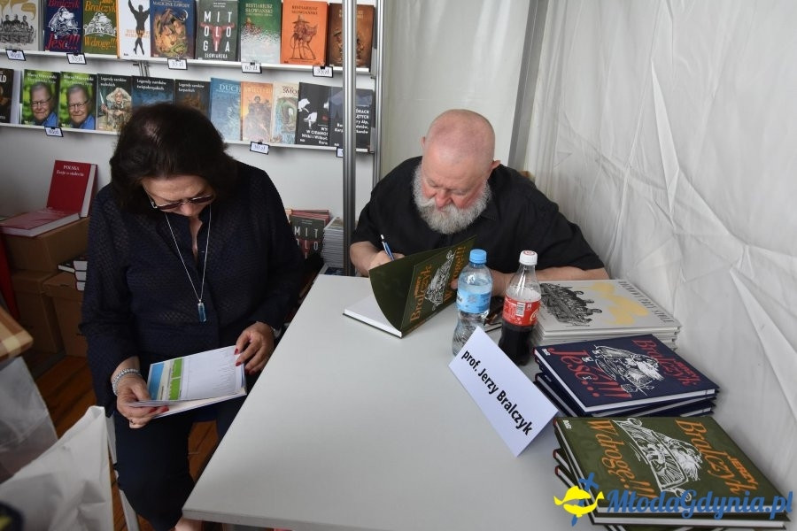 7 Nadmorski Plener Czytelniczy