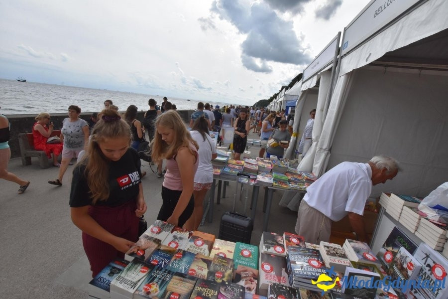 7 Nadmorski Plener Czytelniczy