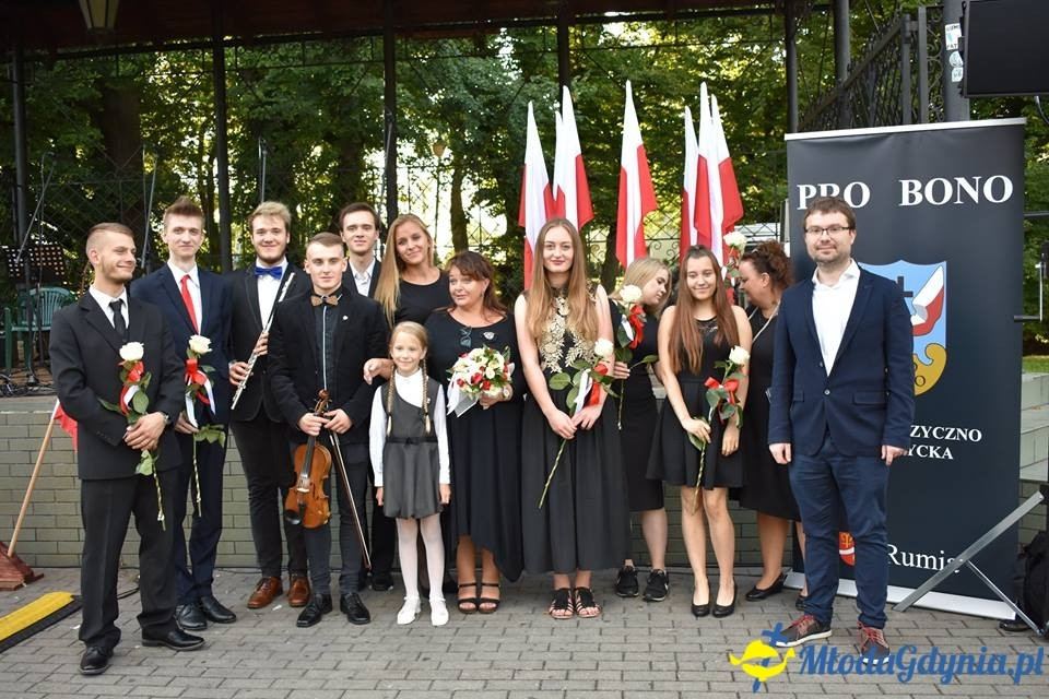 Rodzinny piknik z okazji 98 rocznicy Cudu nad Wisłą i 100 lat niepodległości  w Rumi