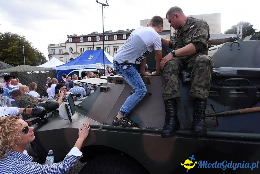 Świąteczny festyn z żołnierską grochówką - Święto Wojska Polskiego 2018