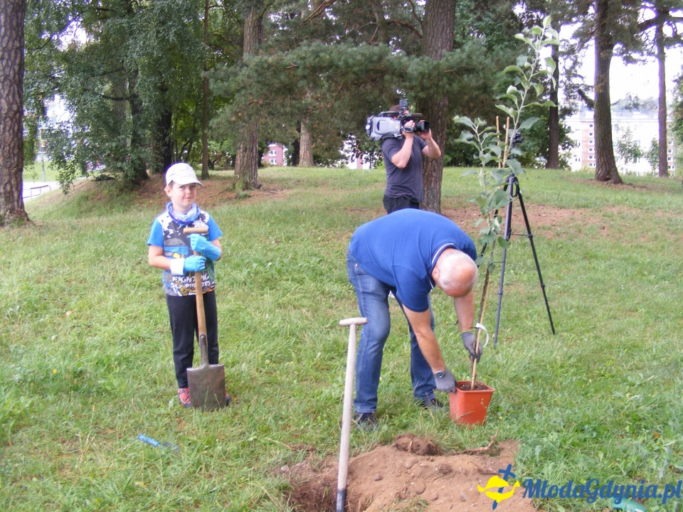 Wzgórze Choleryków - porzadkowanie i zasadzenie symbolicznego drzewka 18.08.2018