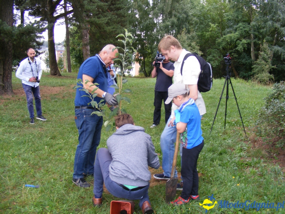Wzgórze Choleryków - porzadkowanie i zasadzenie symbolicznego drzewka 18.08.2018