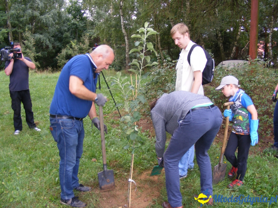 Wzgórze Choleryków - porzadkowanie i zasadzenie symbolicznego drzewka 18.08.2018