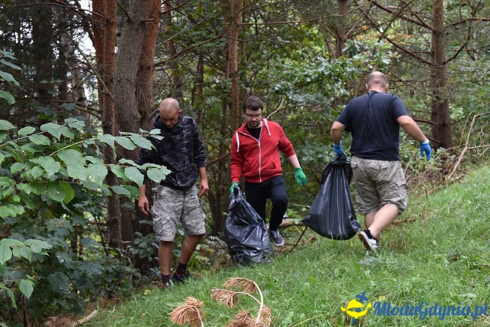 Wzgórze Choleryków - porzadkowanie i zasadzenie symbolicznego drzewka 18.08.2018