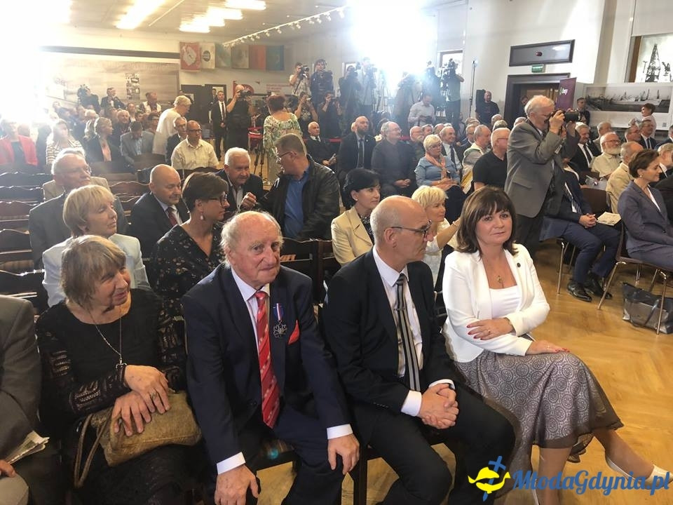 Pomnik Ofiar Grudnia 70 i Sala BHP 31.08.2018