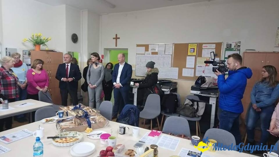 Wojciech Szczurek odwiedza szkoły podczas strajku