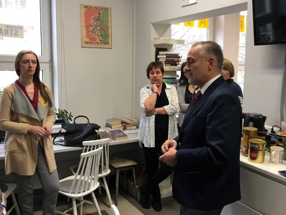 Wojciech Szczurek odwiedza szkoły podczas strajku