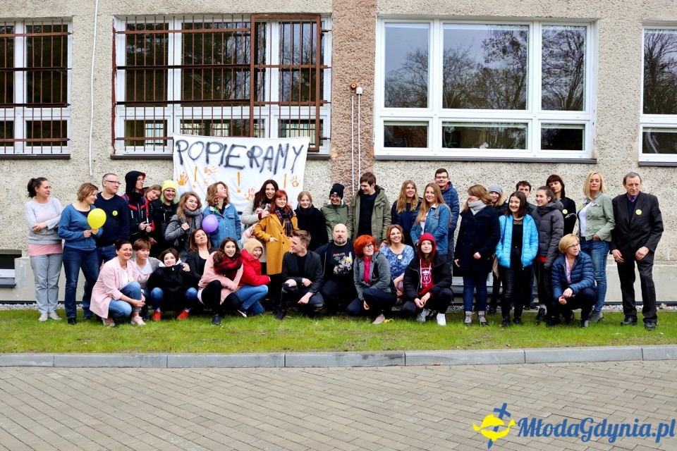 IX LO uczniowie popierają strajkujących nauczycieli