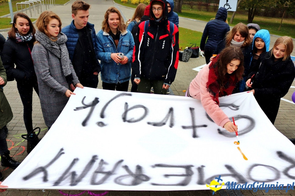 IX LO uczniowie popierają strajkujących nauczycieli