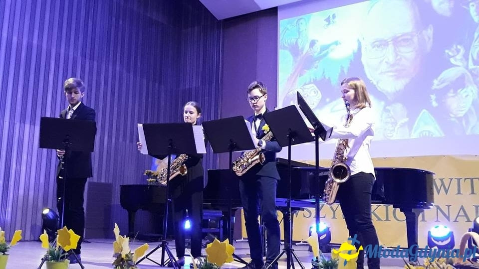 Filmowe granie na pomaganie - koncert w Szkole Muzycznej w ramach Pól Nadziei 2019