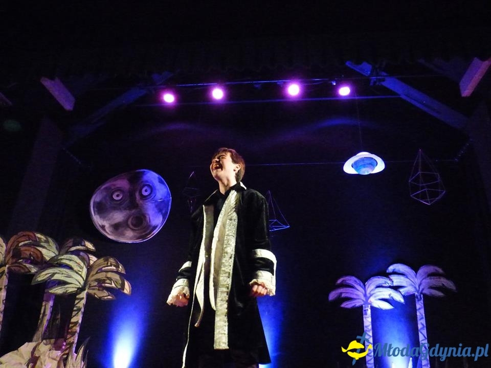 Teatr Młodzieżowy, Wyspa surykatek, komediodramat science-fiction, 14 IV 2019 r., Dom Kultury w Pierwoszynie,