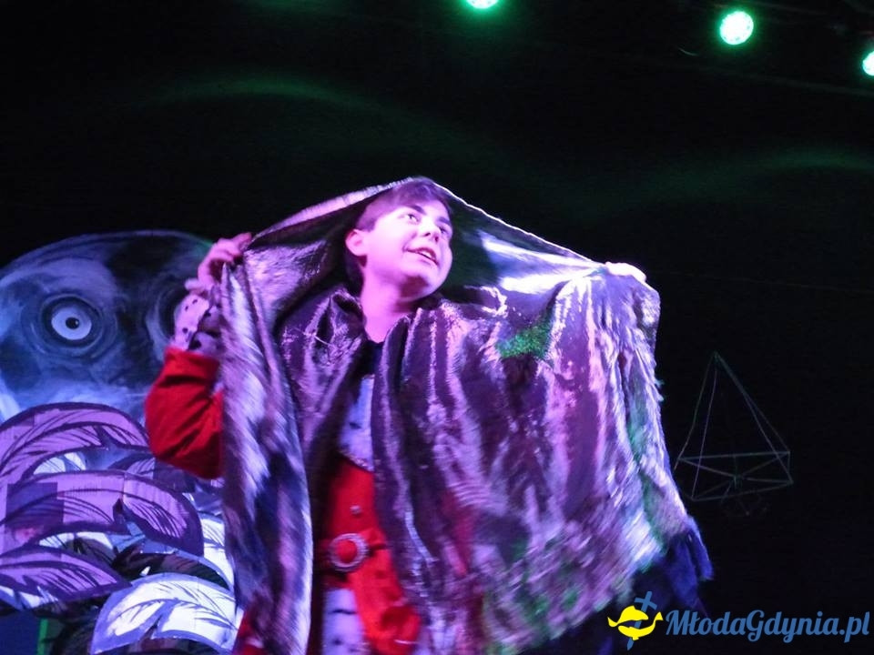 Teatr Młodzieżowy, Wyspa surykatek, komediodramat science-fiction, 14 IV 2019 r., Dom Kultury w Pierwoszynie,