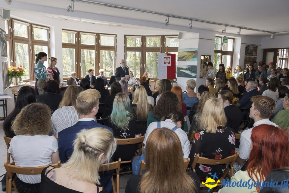 Uroczyste pożegnanie klas dyplomowych Zespołu Szkół Plastycznych 2019