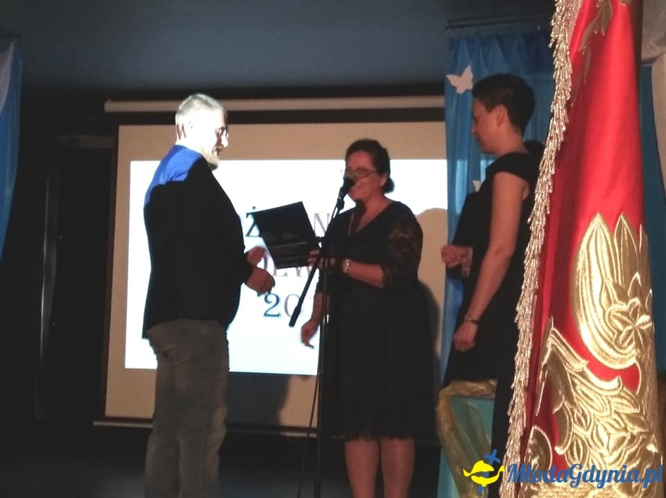 CKZiU nr 2 - Uroczyste chwile z pożegnania maturzystów 2019